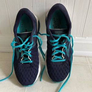 Brooks Womens running shoes